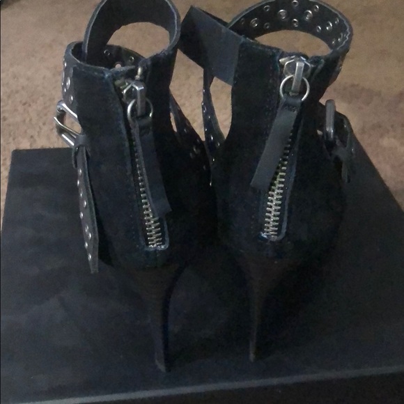 Joes size 7 women’s shoes - Picture 3 of 3